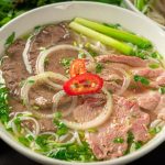 TOP 11 Món Ăn Đường Phố Việt Nam Khiến Du Khách Quốc Tế Mê Mệt